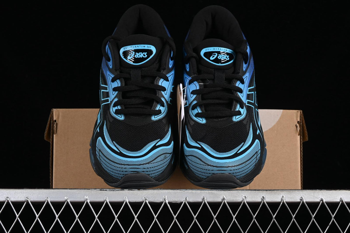 Quantum 360 Black and Blue