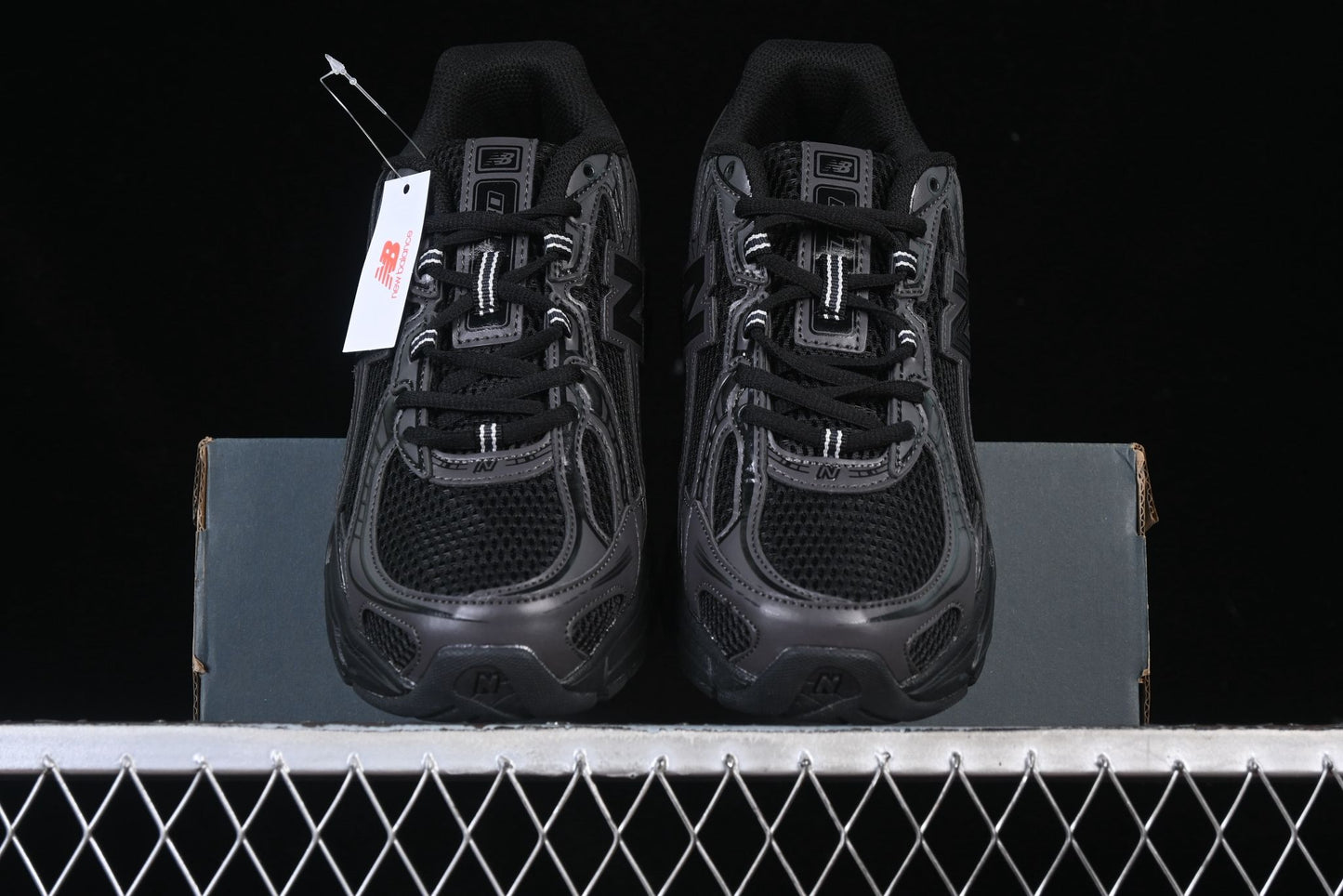 NB 740 Full Black
