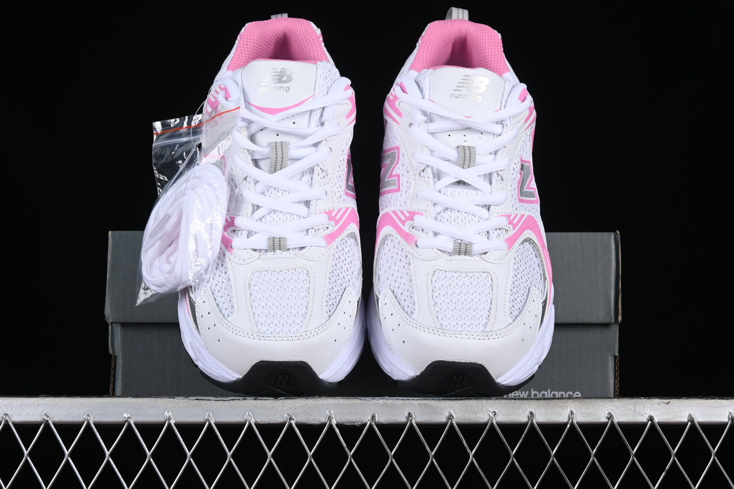 NB 530 White and Pink